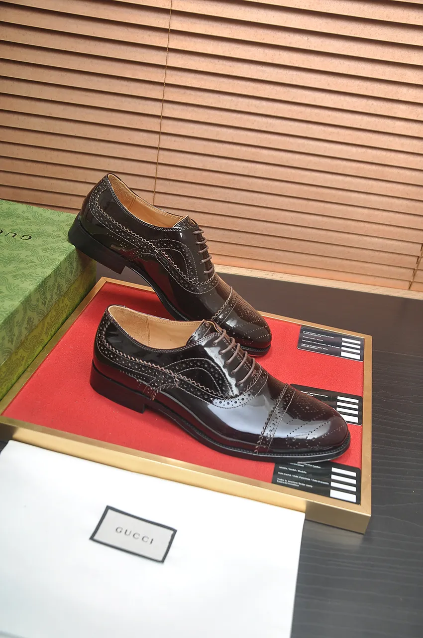 Men's shoes💰660💶 Brand: GUCCI (Gucci) Standard code: Men's code 39/44 (45/46 can be customized) Grade: Same as the official website Original quality Material: Original cowhide Water-dyed cowhide lining Original rubber outsole Style category: Men's fashionable casual leather shoes Distinguished big-name luxury elements top luxury Color: Actual picture